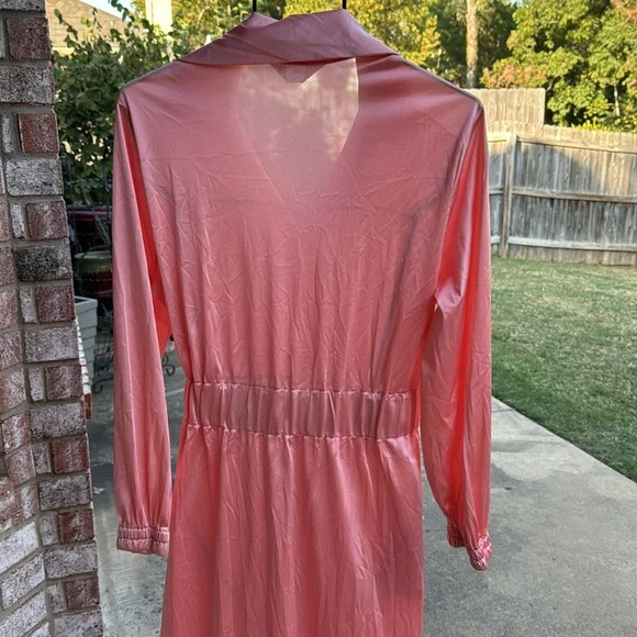 Nos Vintage Vanity Fair SILKY robe Peach Long Nylon Belted Robe